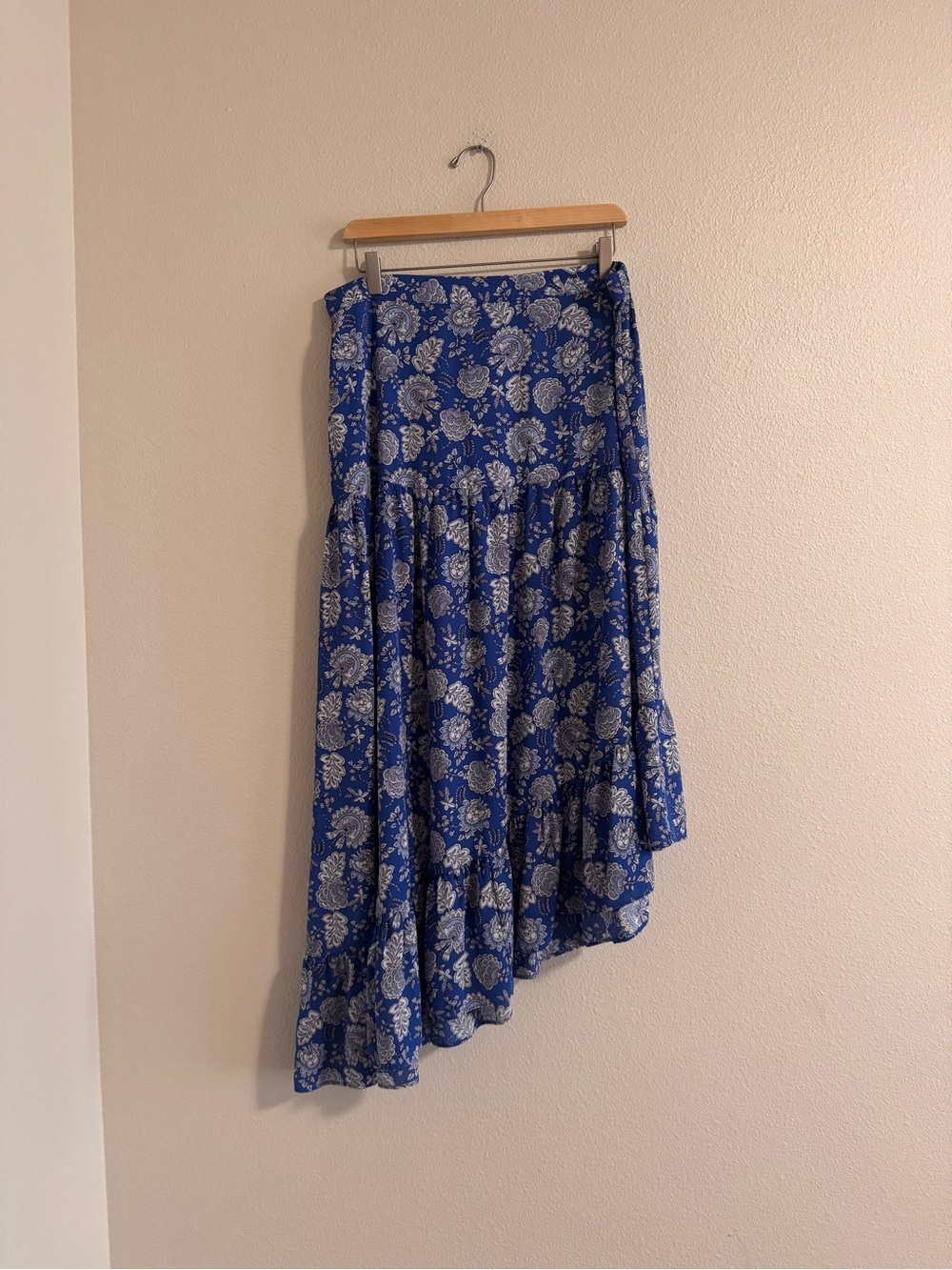 Vince Camuto Blue Floral Asymmetrical Midi Skirt